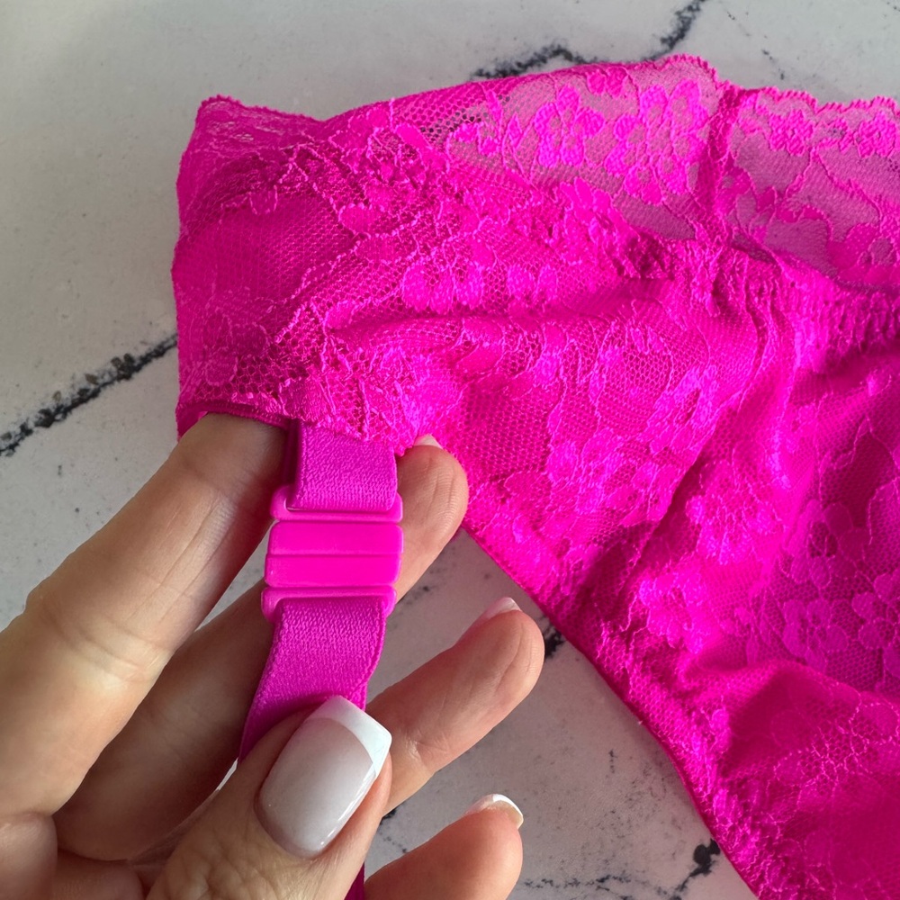 Victoria’s Secret lace bralette with adjustable straps NWOT - Picture 6 of 7